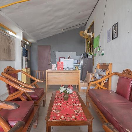 Hotel Reddoorz Syariah At Jalan Cilik Riwut Kapuas Kualakapuas Exterior foto
