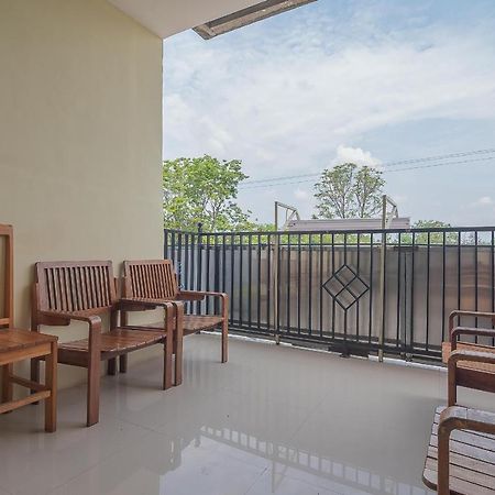 Hotel Reddoorz Syariah At Jalan Cilik Riwut Kapuas Kualakapuas Exterior foto